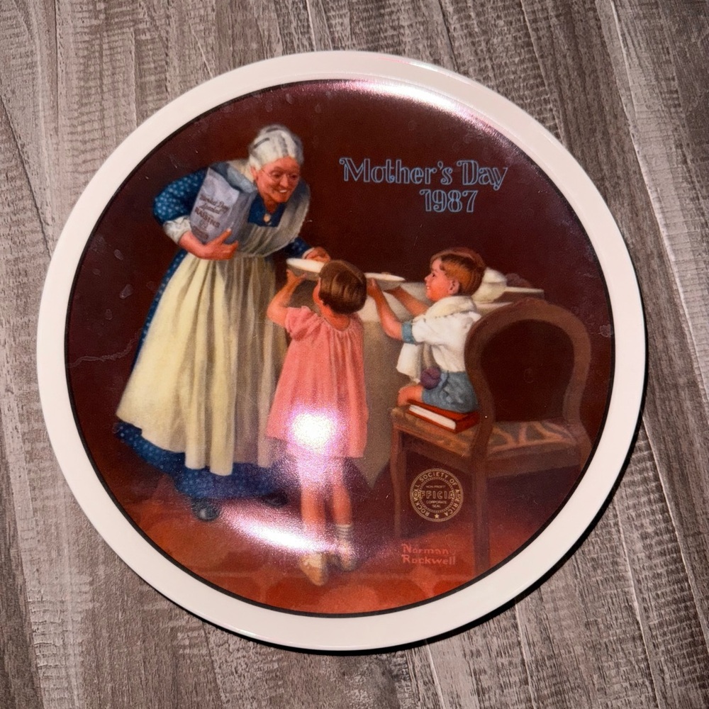 Norman Rockwell Mother's Day 1987 Plate Grandma's Surprise Collectible
